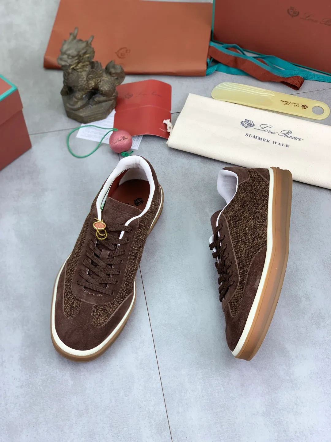 Men's Men's Shoes 💰P560 New Style 💰 The latest casual shoes Loro Piana 💯 Top grade 💯 Buy the original copy 💯 Founded the existing Loro Piana company on April 24, 1924. It is now the sixth generation of family business, providing the best quality products to customers who are discerning about taste and quality. Imported original fly woven fabrics with cowhide fabrics, plain calfskin lining, hand-stitched threads with cowhide feet, original packaging, high-end outsole, size: 38-45 (custom-made for 46), 7️⃣ colors available